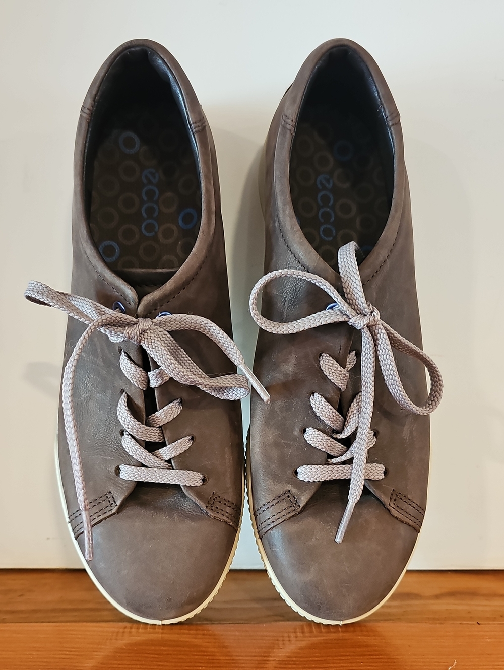 Ecco Women's Brown Leather Casual Lace-Up Sneakers